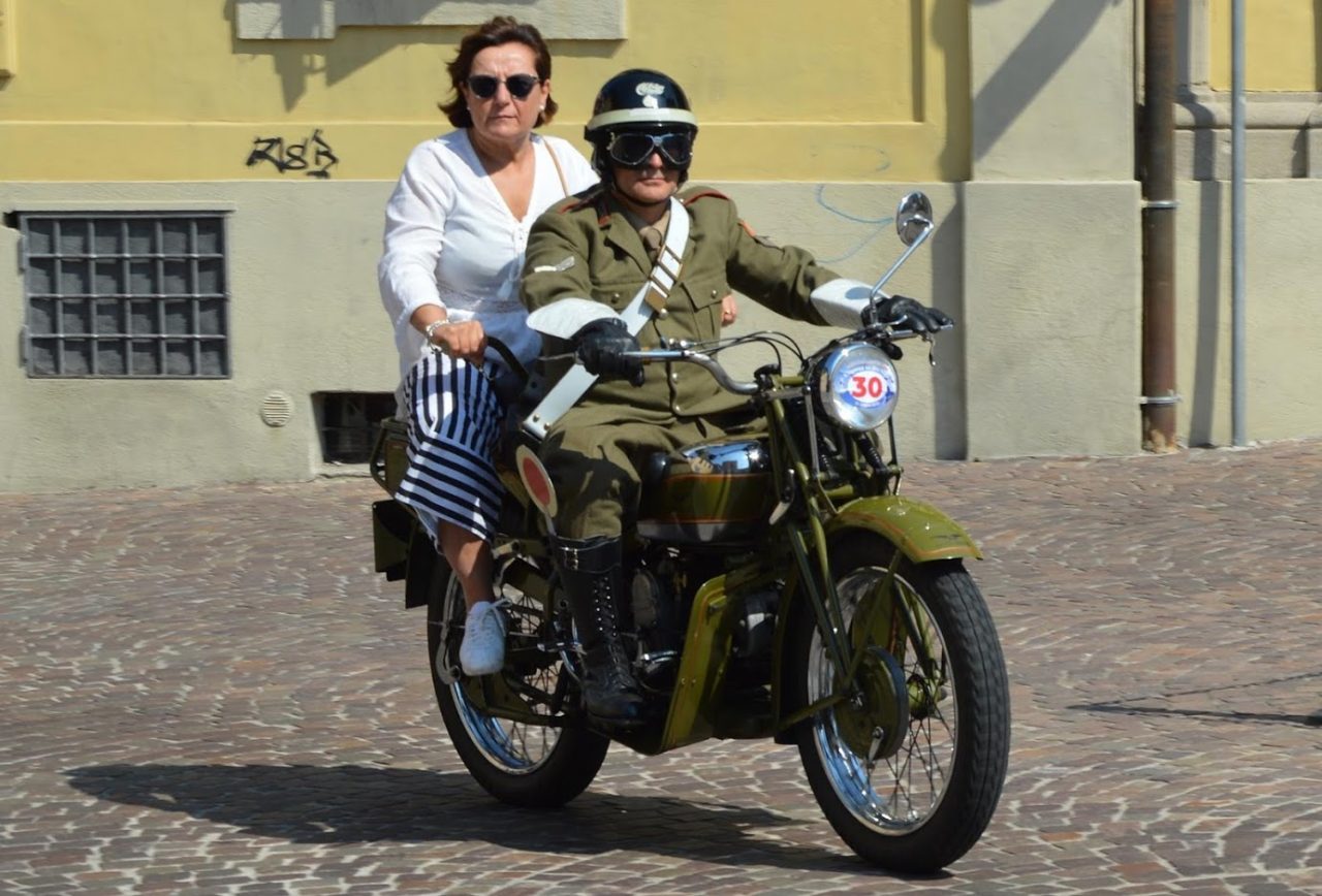 Moto Club Carate, sfilata a due ruote. FOTO