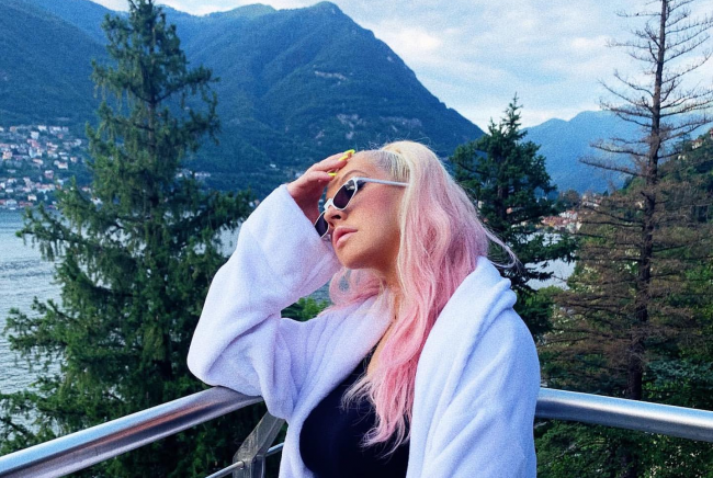 Christina Aguilera si rilassa sul Lago. Tanti volti noti anche in Valtellina FOTO