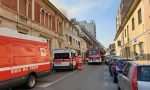 Tetto a fuoco a Lissone: Vigili del fuoco sul posto FOTO VIDEO