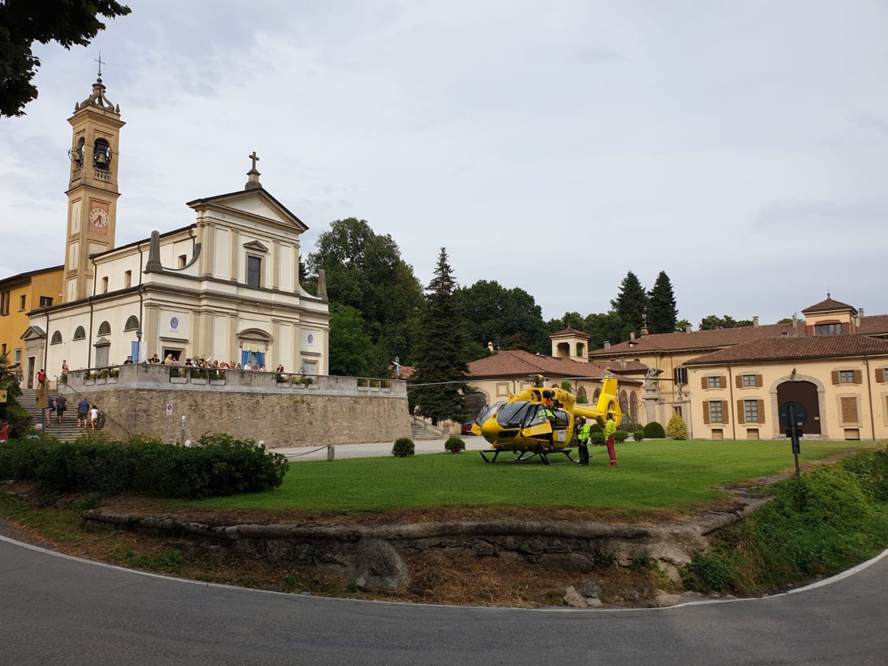 Cade dalla bici, arriva anche l’elisoccorso per una 16enne