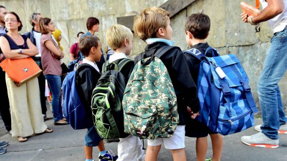 Zaini pesanti, Lega vuole nuovi armadietti a scuola