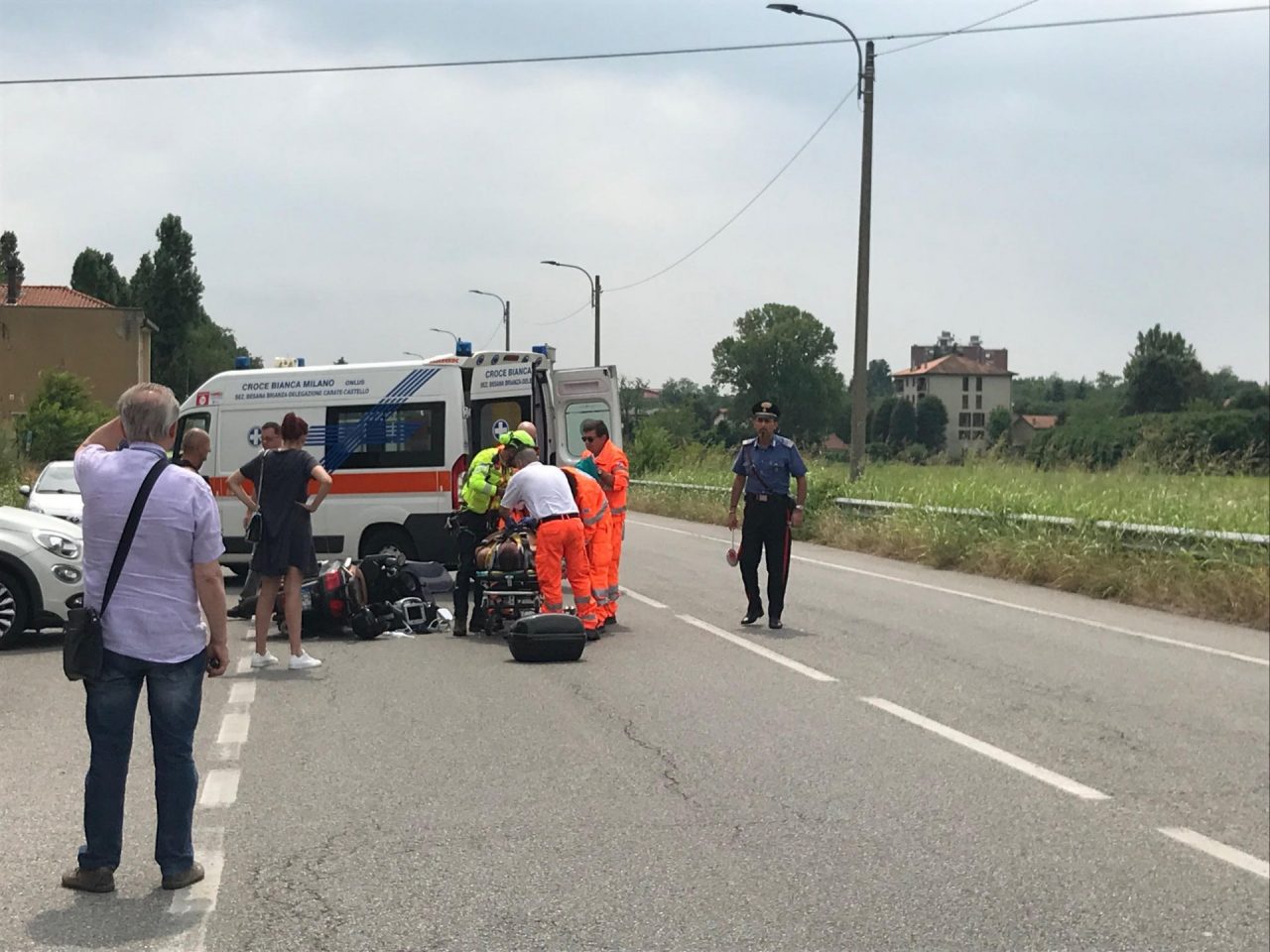 Incidente auto e scooter, atterra l’elisoccorso