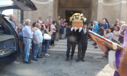 Seveso, commosso saluto ai funerali di Matteo Ronzoni - FOTO