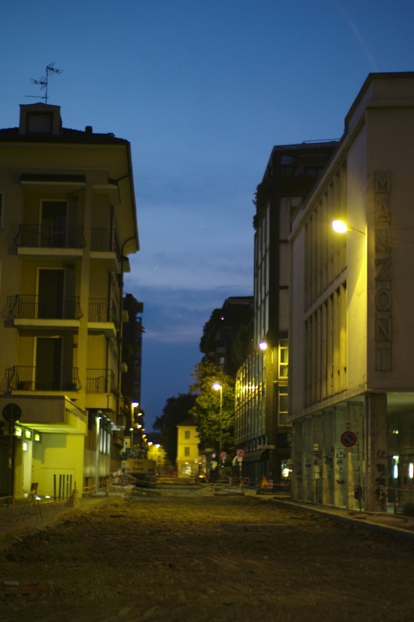 Via Manzoni a Monza, domenica si riapre