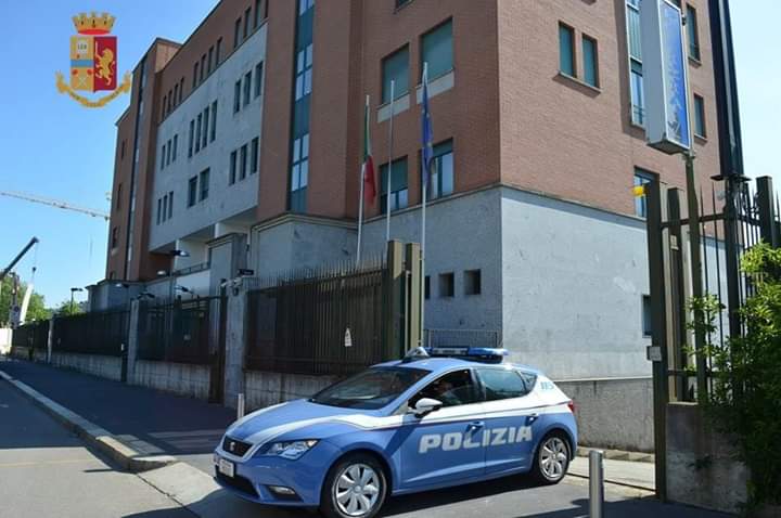 Stalker si presenta in Polizia e viene arrestato