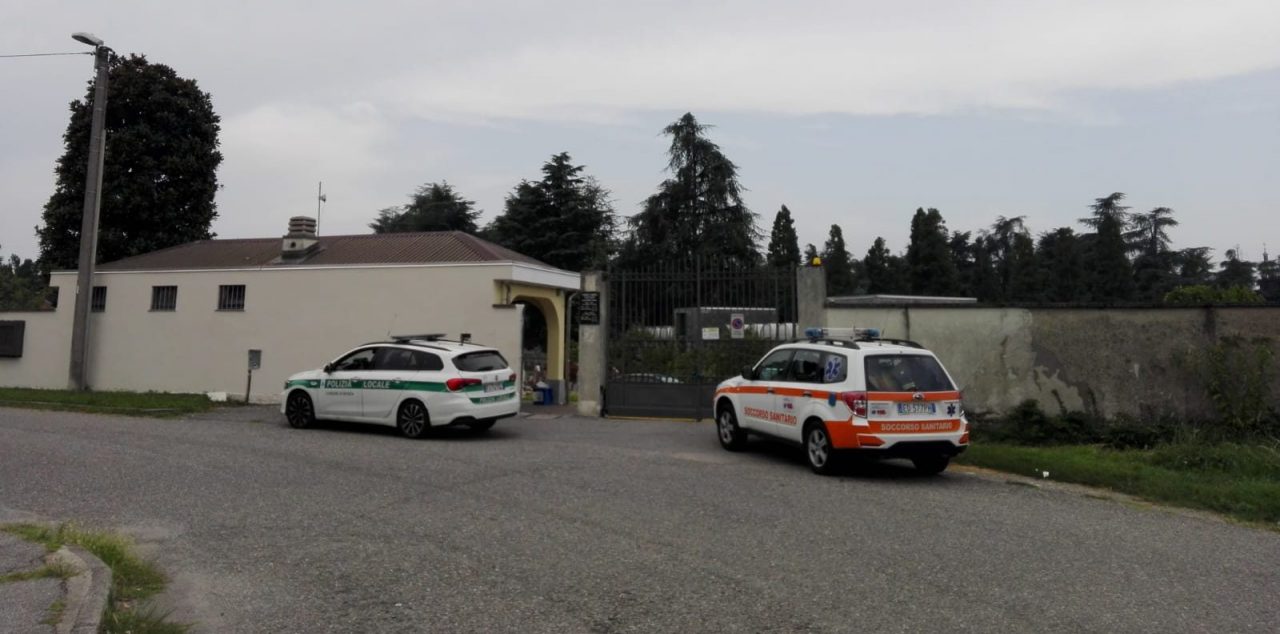 Malore al cimitero urbano di Monza, muore un 77enne