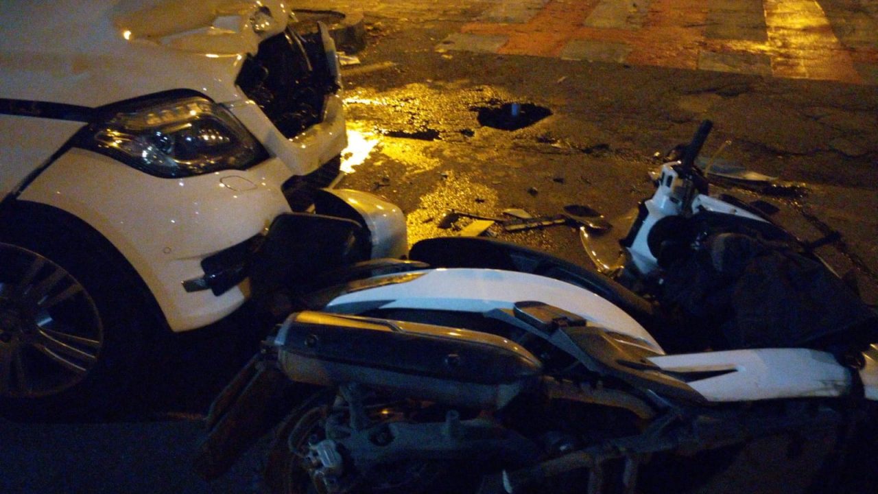 Incidente nella notte: motociclista in ospedale