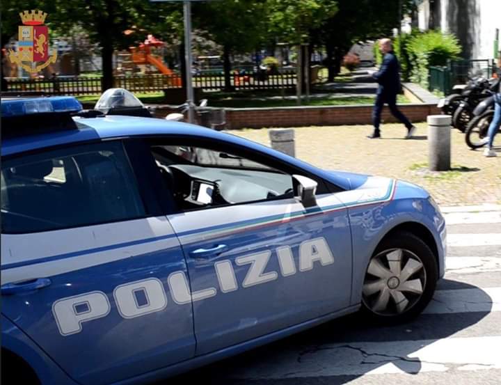 Tentano il furto  alle bancarelle al villaggio di  Natale