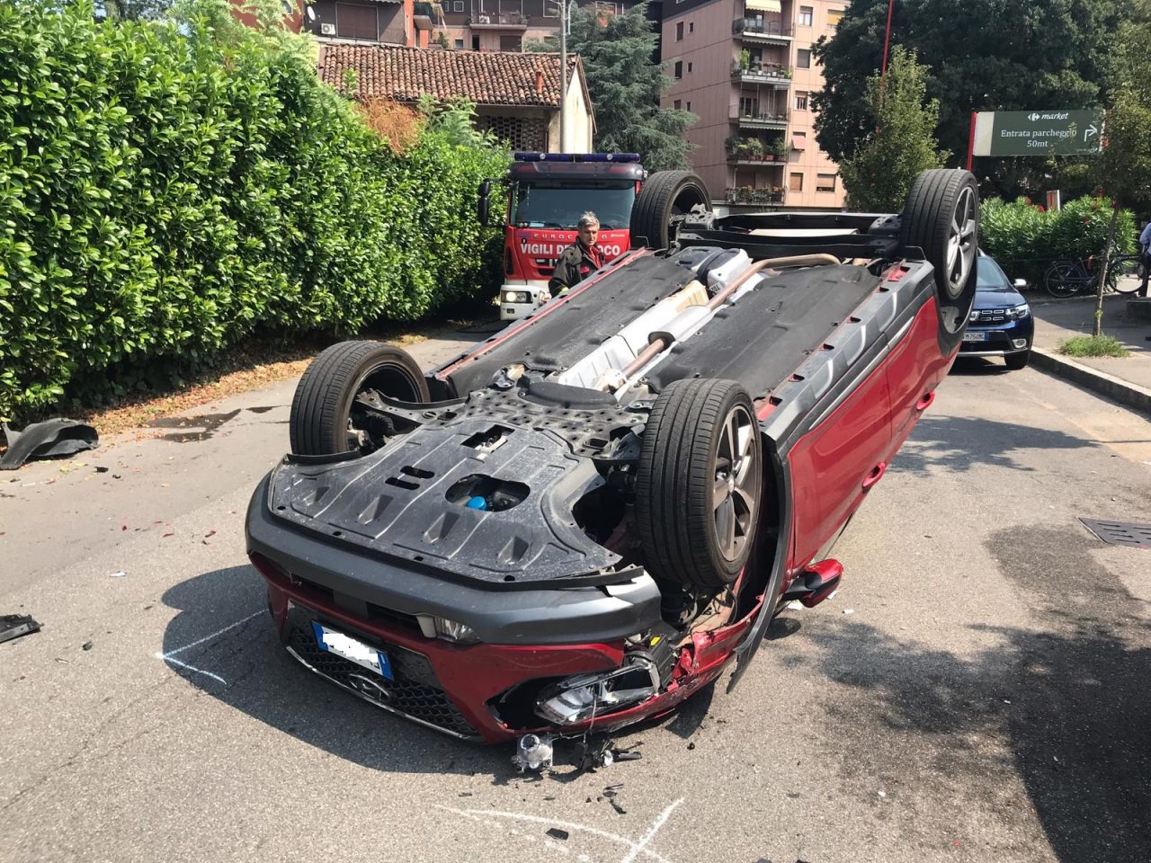 Si ribalta con l’auto: in ospedale 79enne
