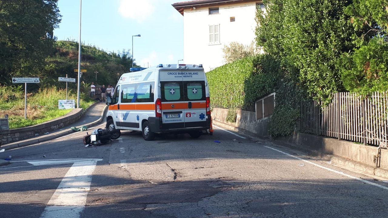 Tragico schianto moto furgone: 17enne gravissimo FOTO