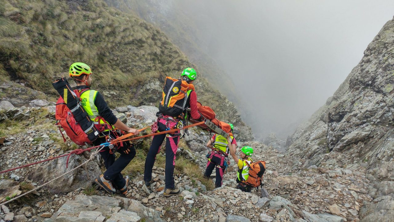 Ferita in montagna, il video incredibile del salvataggio