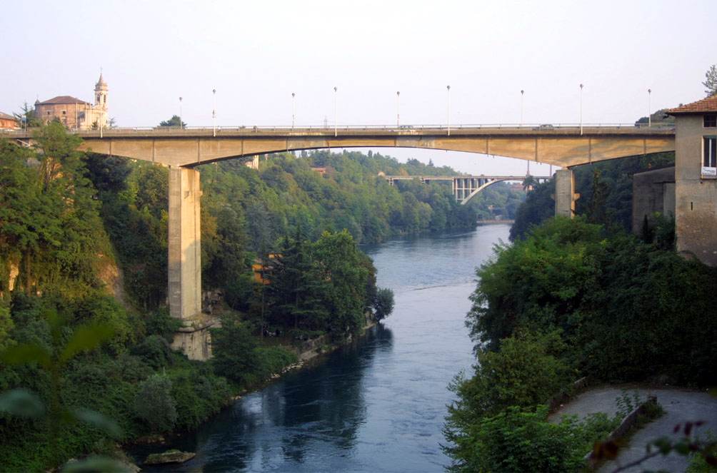 Ordigno bellico nel fiume,  operazioni di recupero a Trezzo