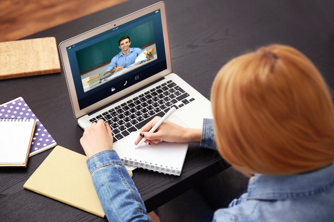 Perché preferire una scuola online a una tradizionale