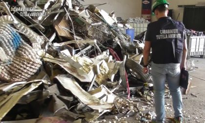 Stoccaggio abusivo di rifiuti speciali: sequestrato un capannone a Lissone FOTO