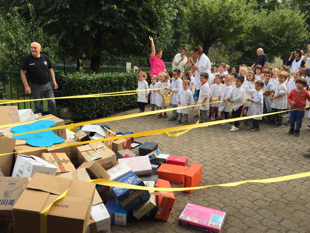 Giussano, i bambini dell’asilo abbattono muri