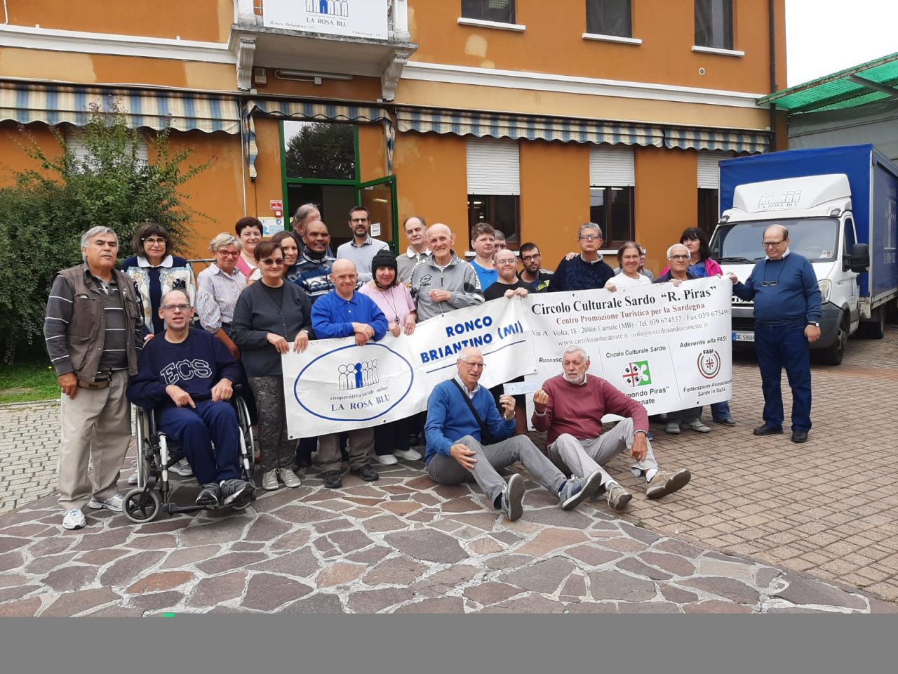 Un “regalo” dal circolo sardo per la Rosa blu di Ronco