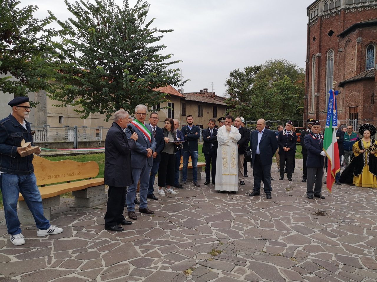 Cesano, doppio taglio del nastro
