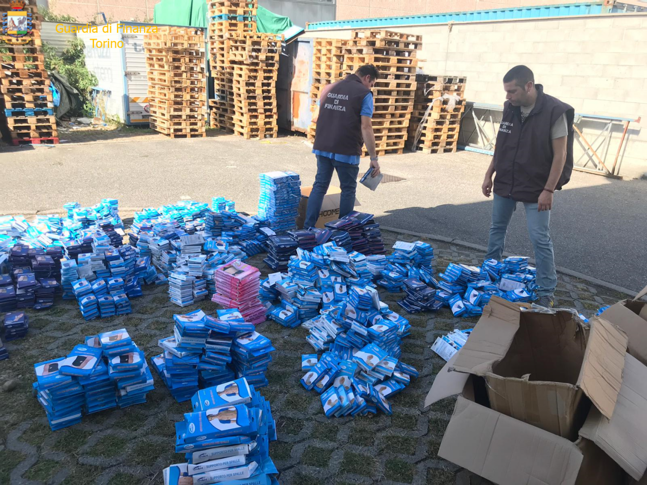 Sequestrati a Monza oltre 100mila dispositivi medici