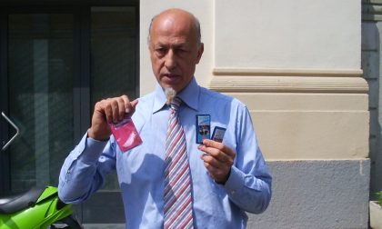 Nel 2007 distribuiva preservativi gratis a Monza ora è candidato governatore in Umbria