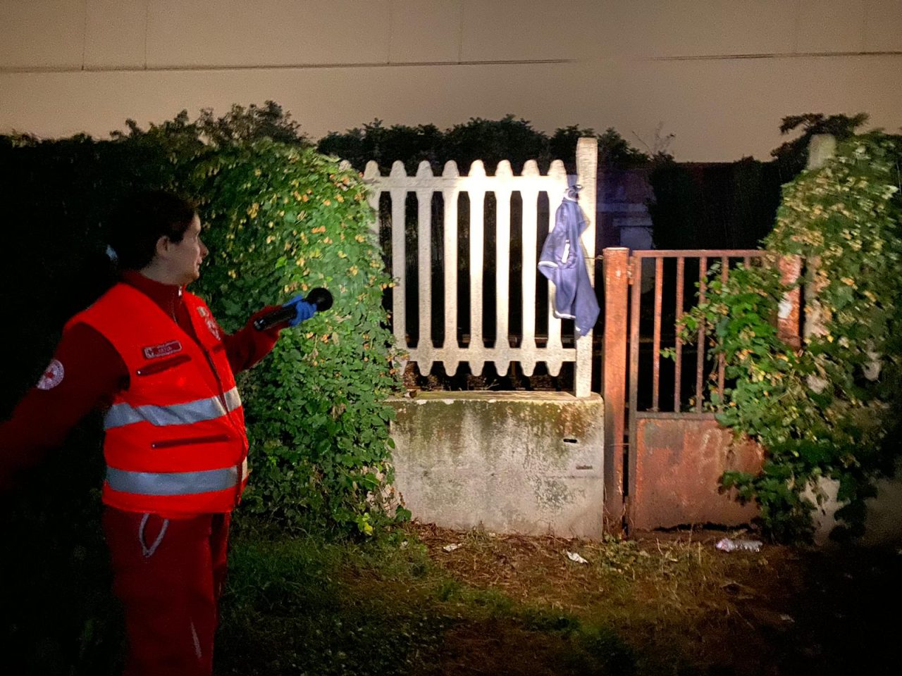 Salva un uomo, è caccia all’eroe