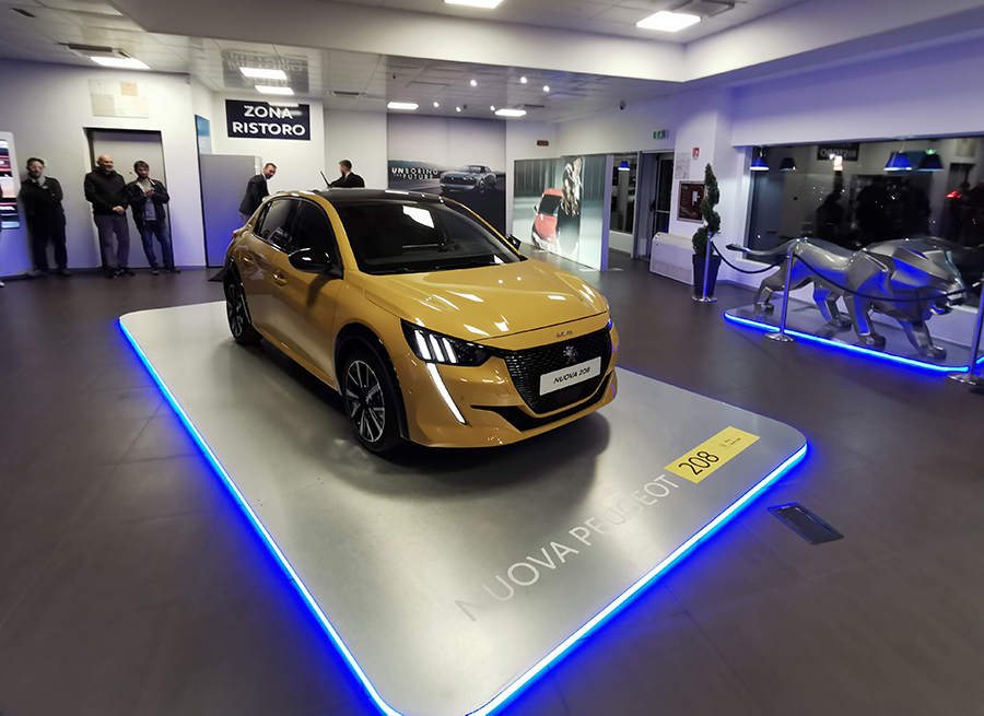 Rivoluzione Peugeot, grande festa per la Nuova 208