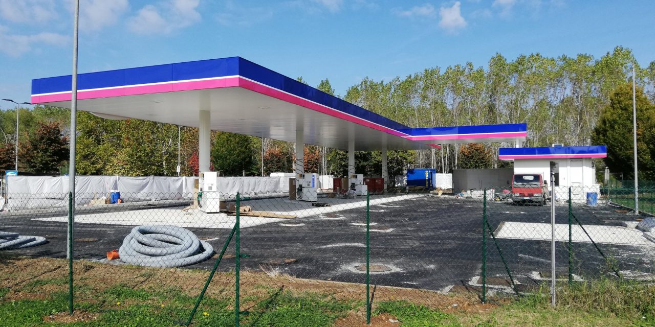 Quasi pronto il nuovo distributore di benzina alla Corrada
