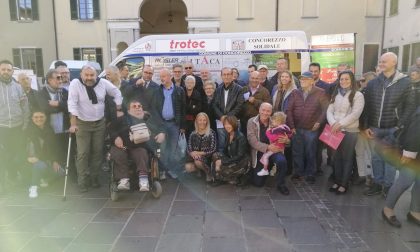 "Concorezzo solidale", inaugurato il nuovo mezzo di trasporto per disabili