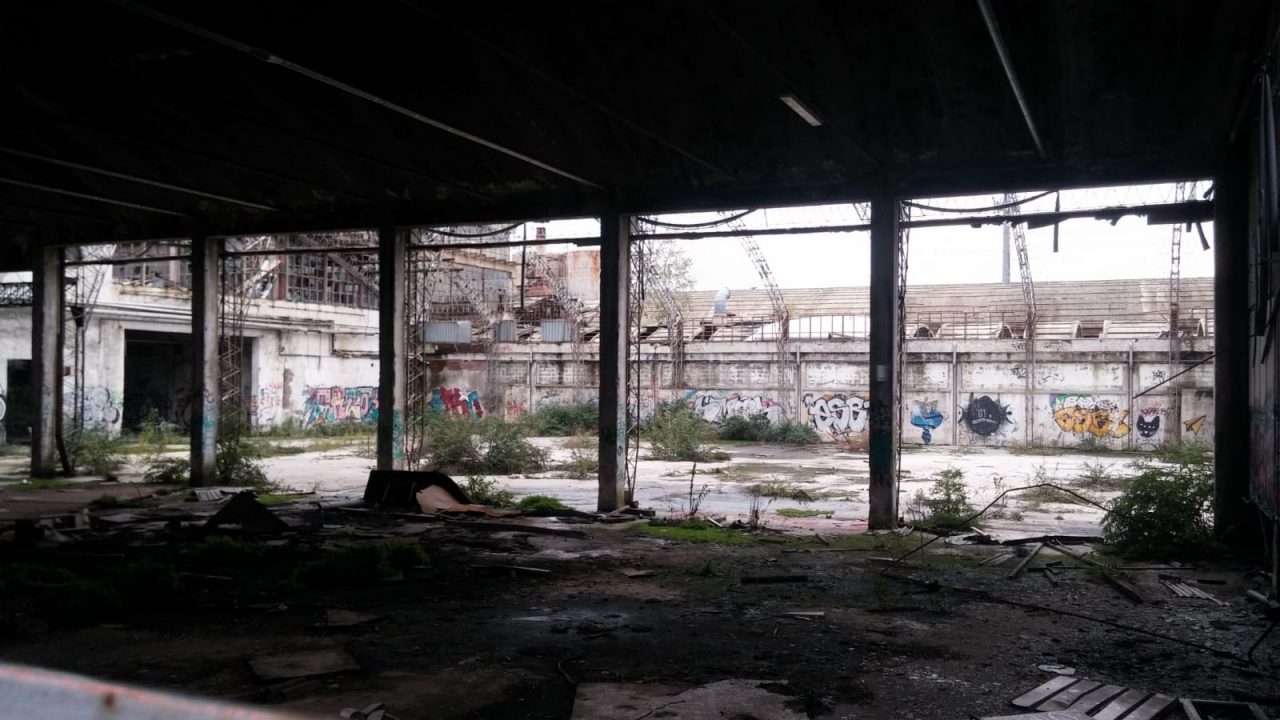 Coi droni tra gli edifici fatiscenti dell’ex Medaspan, intervengono le forze dell’ordine