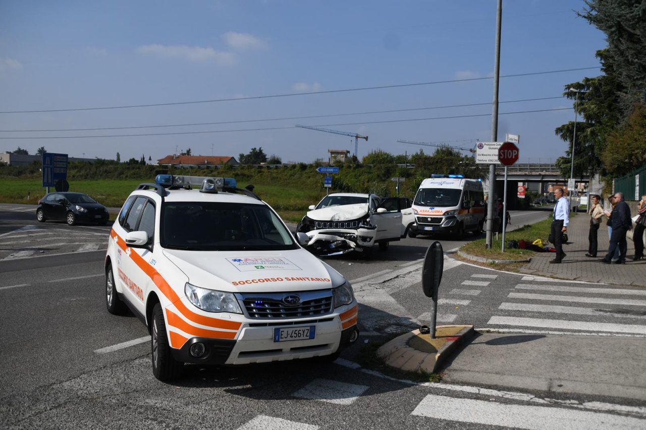 Violento scontro tra due auto a Verano FOTO e VIDEO