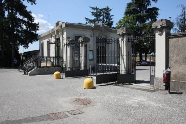 Cimitero, “spariscono” 100 tombe di bambini morti