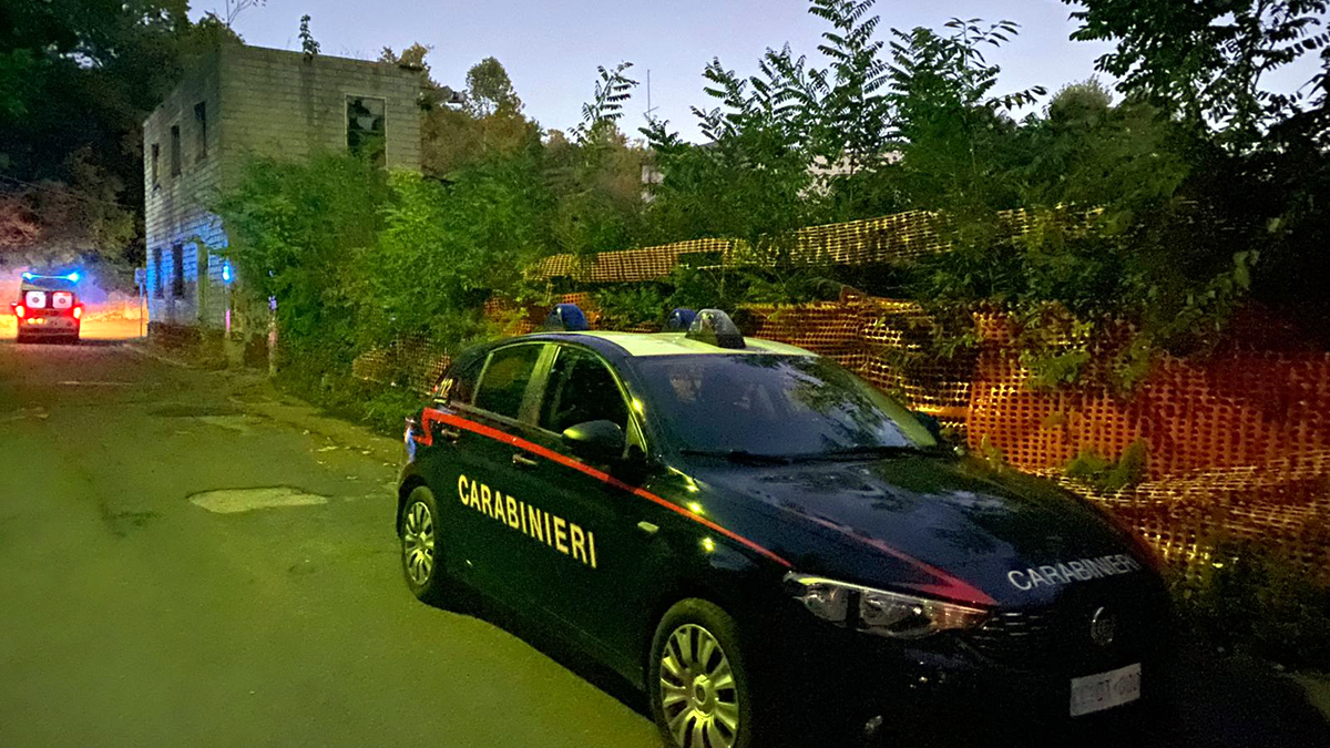 Donna presa a bastonate in via Boccaccio a Monza: arrestato l’aggressore