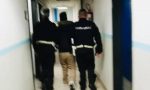 Fa la spesa a scrocco e picchia il vigilante: arrestato per rapina