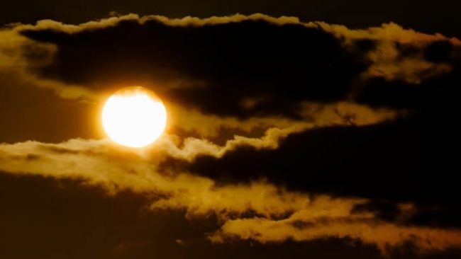 A Ognissanti il sole fa capolino, nel weekend invece nuvole | Previsioni meteo