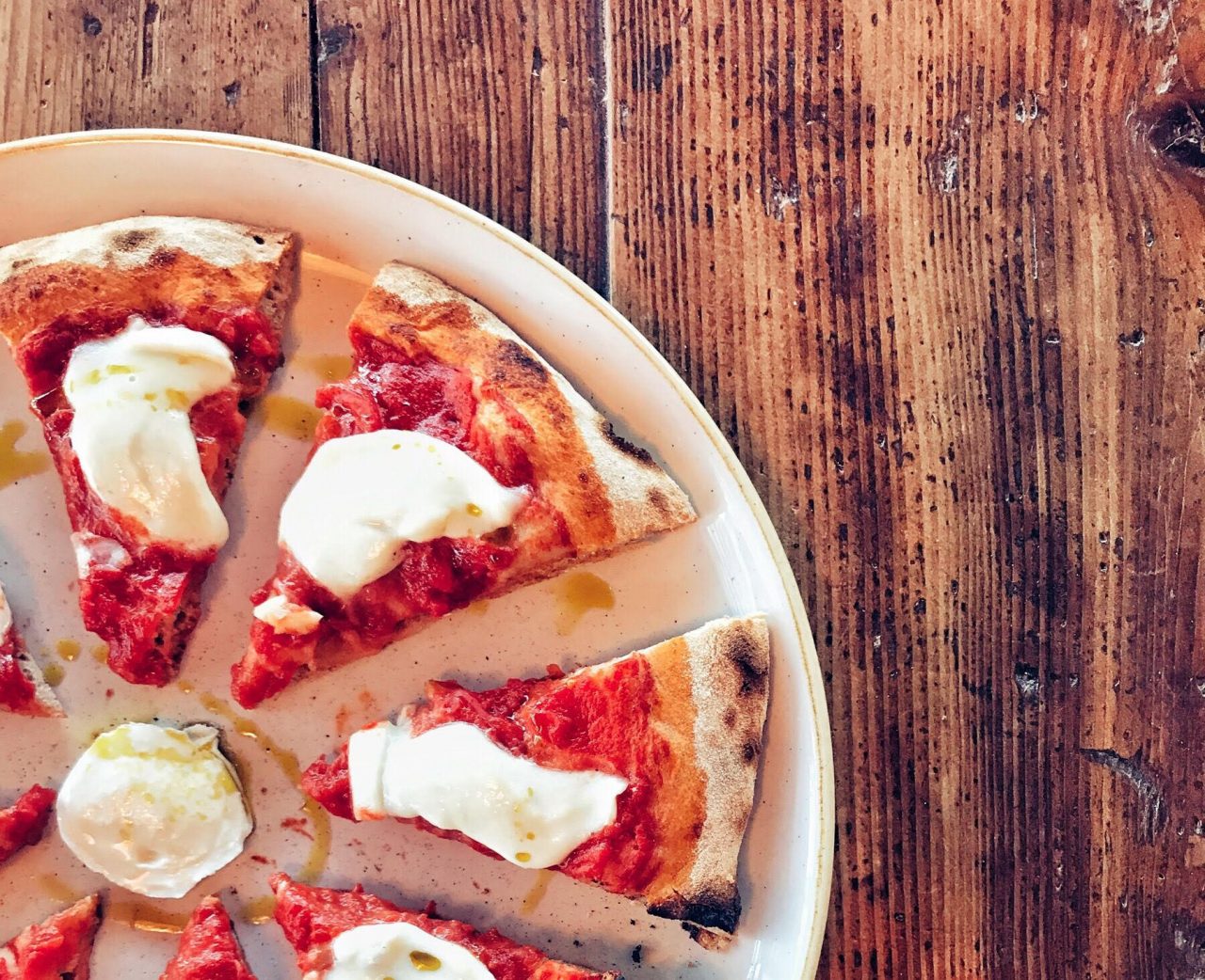 Rise Live Bistrot: un ristorante, tante proposte e la pizza d’asporto