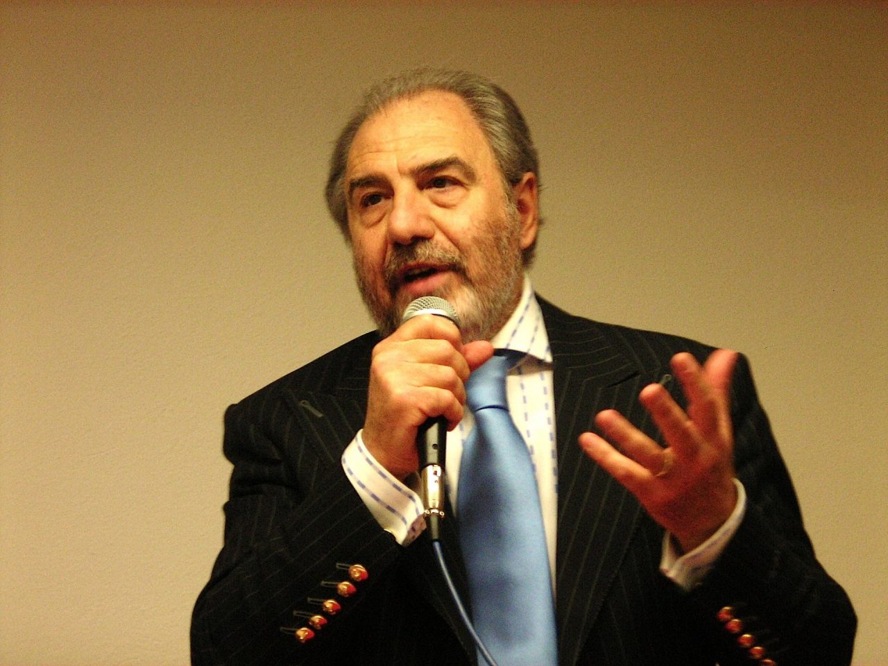 Caprarica presenta il suo libro a Monza
