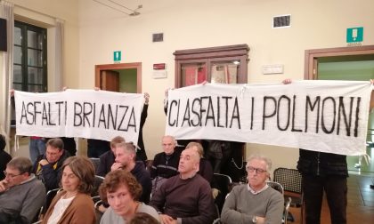 Asfalti Brianza, la protesta dei Comitati torna in Consiglio comunale