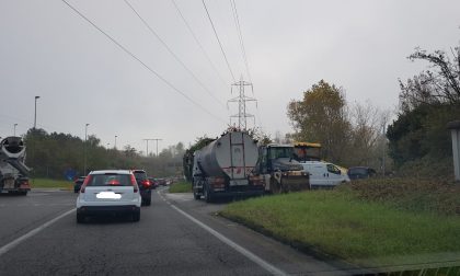 Lavori in corso sulla bananina di Usmate: si scatena il caos VIDEO