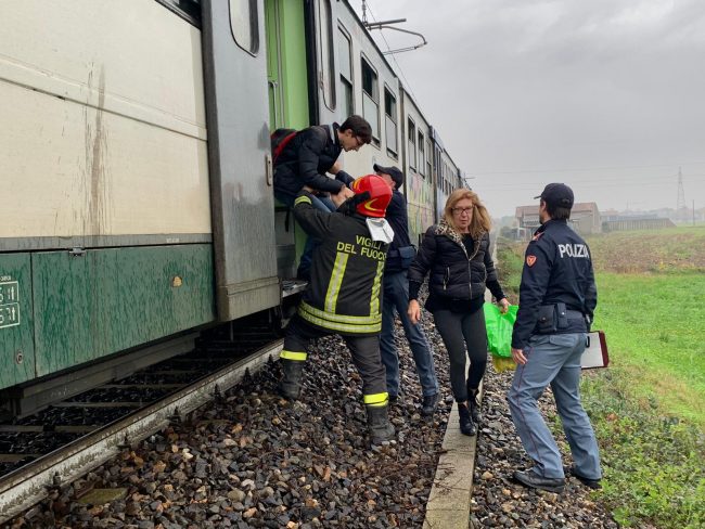 Paura sul treno a Treviglio per un principio d’incendio