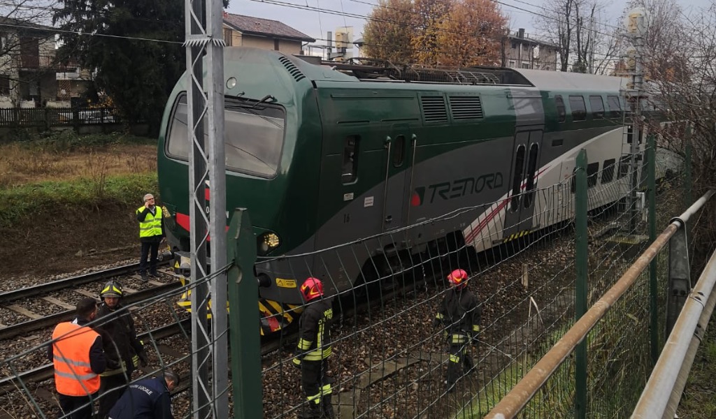 56enne muore travolta dal treno a Saronno