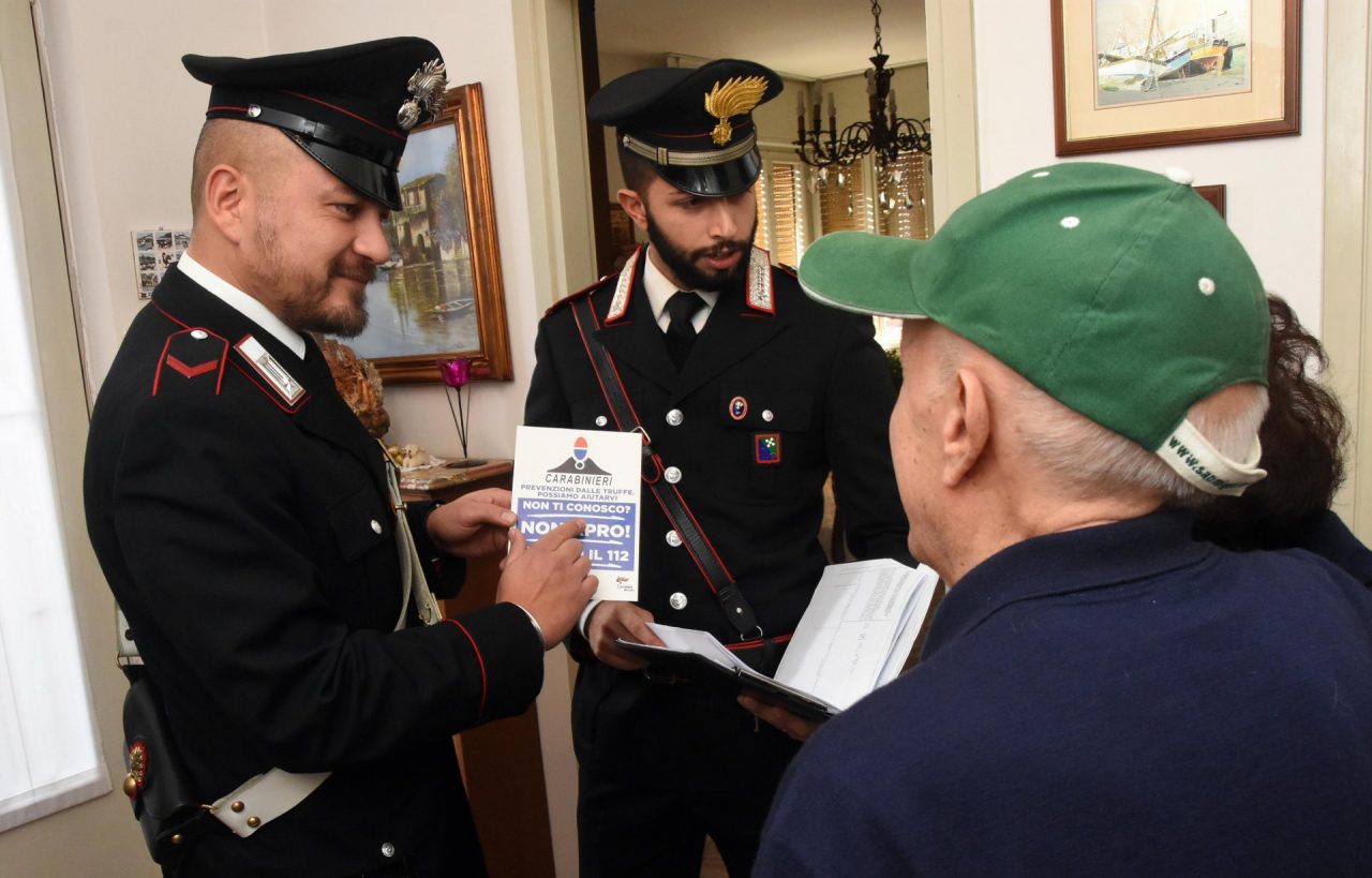 A Meda carabinieri porta a porta contro le truffe