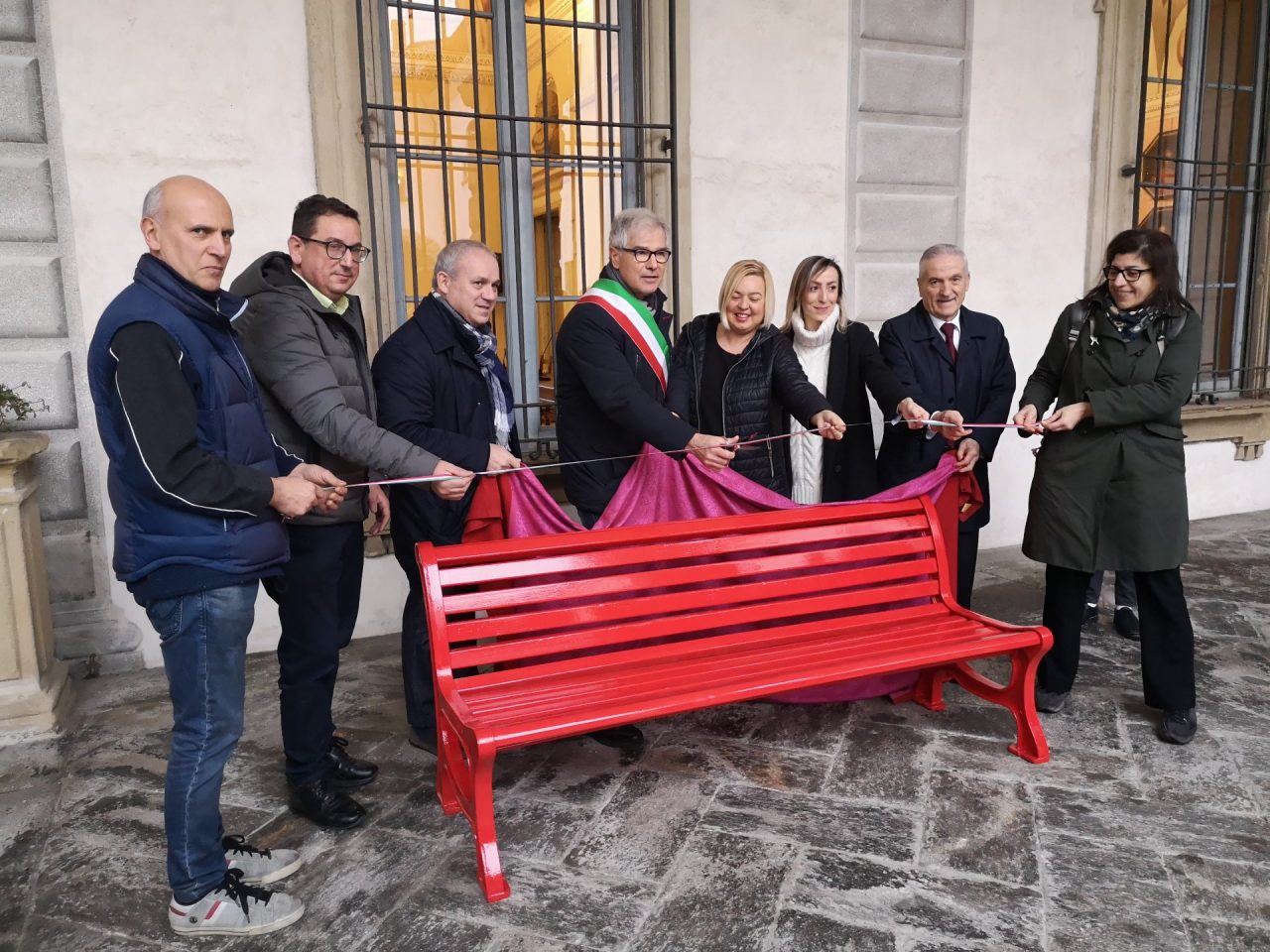 Panchina rossa, teatro e marcia contro la violenza sulle donne