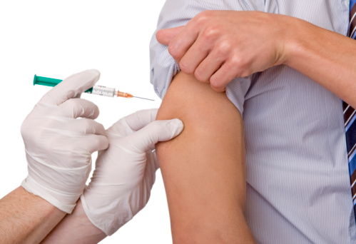 Dopo il Covid si torna a parlare di influenza stagionale: tutte le novità sul vaccino