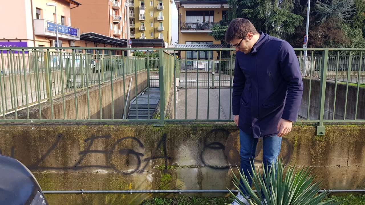 “Villasanta non si Lega – 8dio”, è polemica sulla scritta contro il consigliere del Carroccio