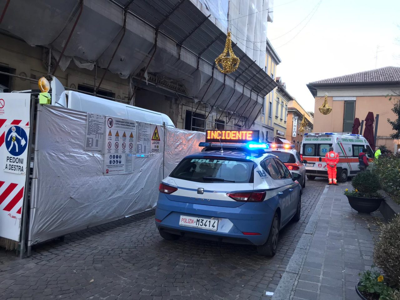 Incidente sul lavoro, precipita in un cantiere
