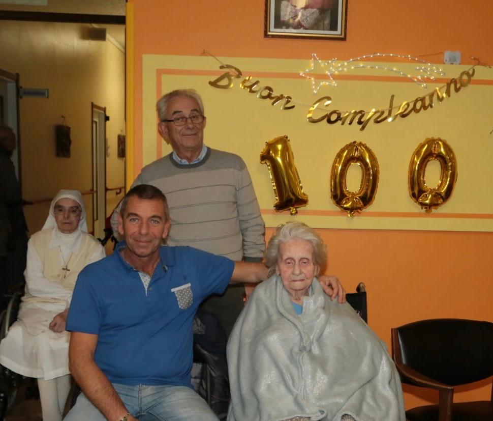 La “nonna” viaggiatrice compie cent’anni