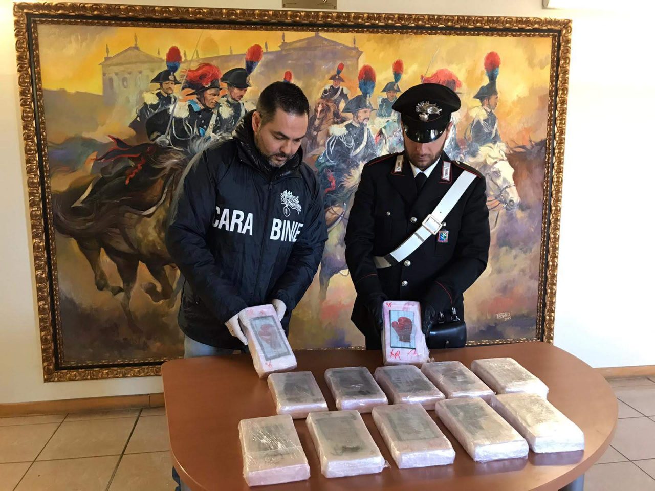 “Bianco Natale”, sequestrati 12 chili di cocaina e 400mila euro VIDEO