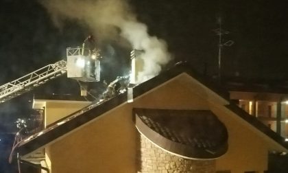 Fiamme in via don Minzoni, notte di paura a Mezzago VIDEO