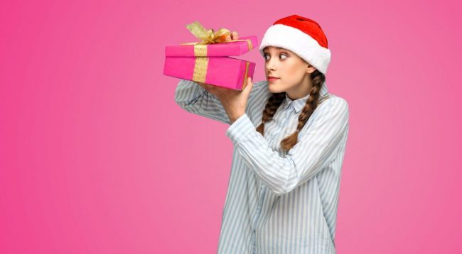 E’ corsa agli ultimi regali natalizi, ma occhio alle truffe
