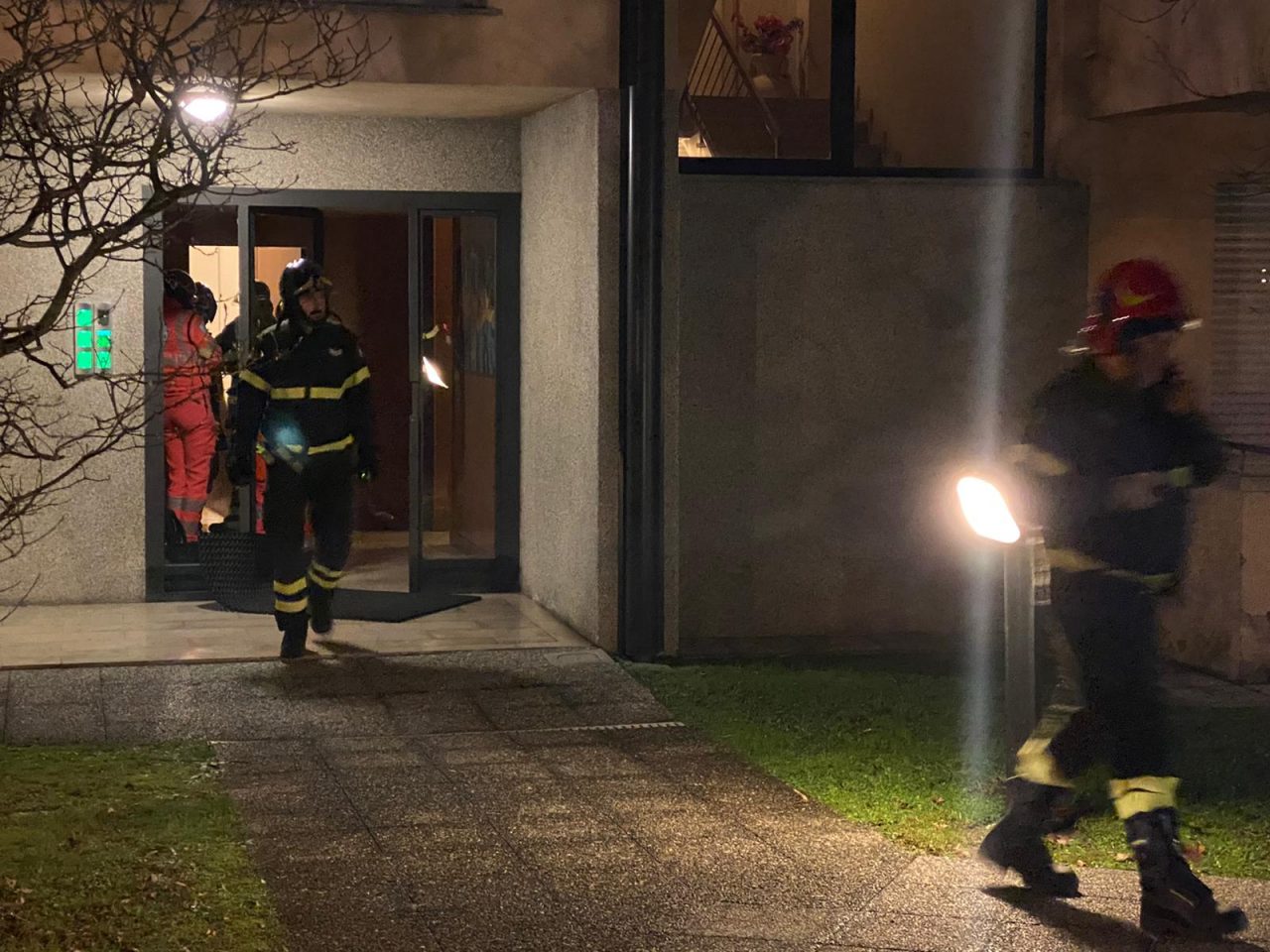 Due persone trovate morte in casa per overdose