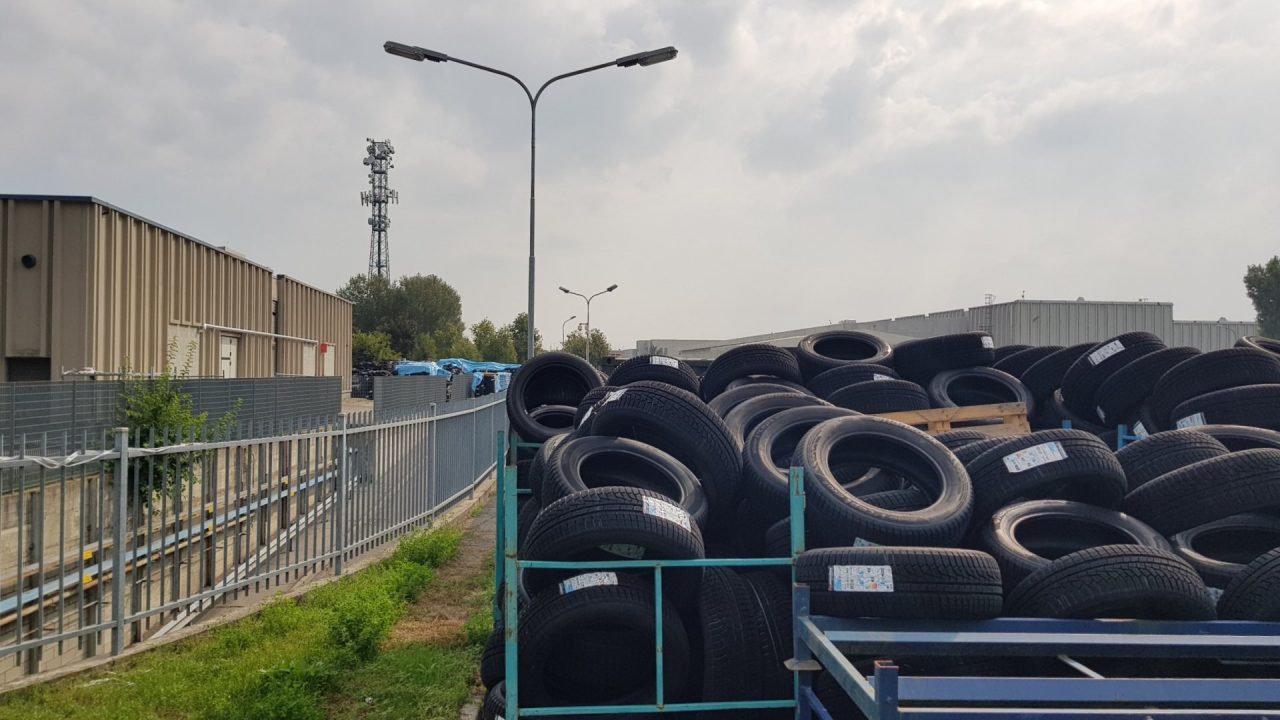 Puzze alla Tagliabue, le indagini sull’aria  escludono pericoli